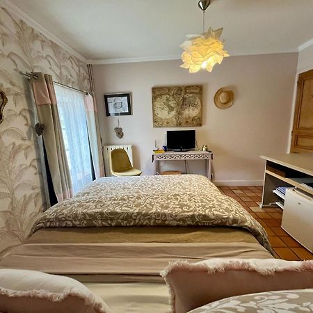 Suite Dans Longere Villabe Exterior photo