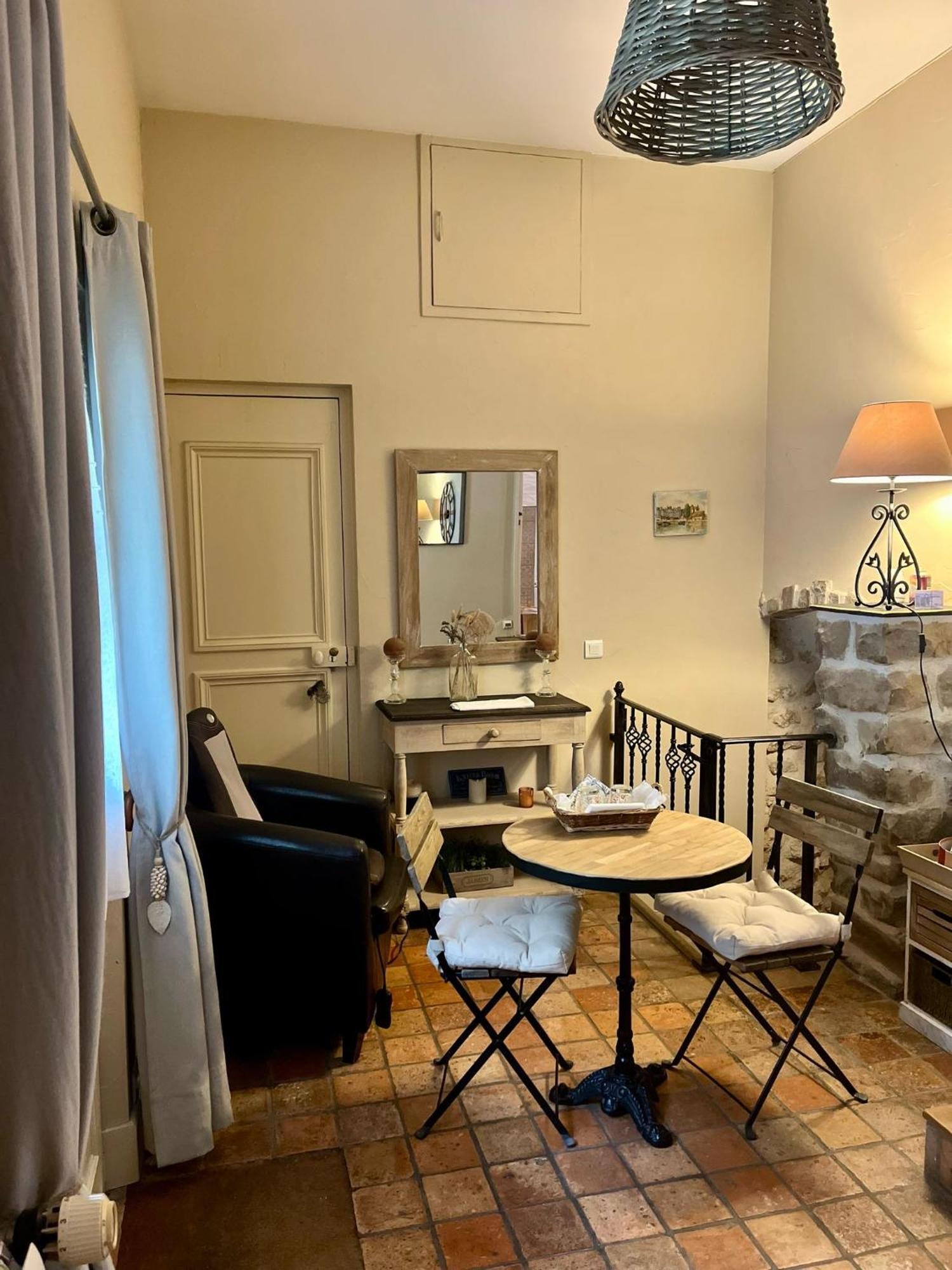 Suite Dans Longere Villabe Exterior photo
